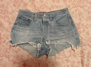 Levi’s 501 Shorts High-Rise Women’s Original With Pink Leather Patch and Button thumbnail 1
