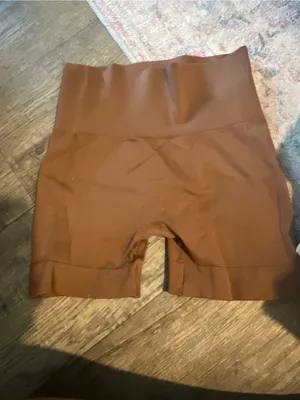 Set active High-Waist Women’s Brown Shorts thumbnail 4