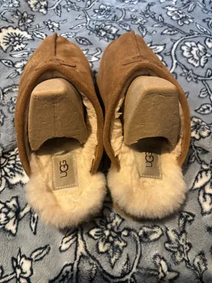UGG Slippers Platform thumbnail 2