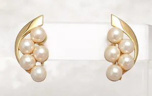 Vintage Clip On Earrings Elegant Faux Pearls and Gold Tone Stylish thumbnail 1