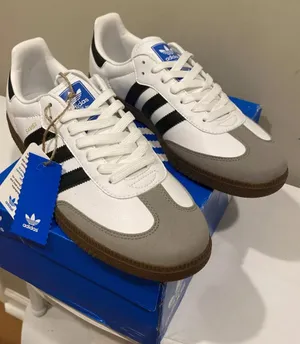 *VEGAN* Women's size 5/Men's size 4 (UK 3.5) VEGAN Adidas thumbnail 2