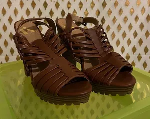 Strappy platform heels well worn deems my size 7 thumbnail 1