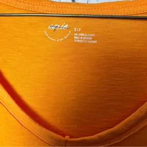 Aerie Oversized Short Sleeve Casual Style Bright Orange V-Neck T-Shirt Sz S thumbnail 8