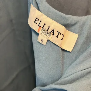 Elliatt rapture ruffle dress blue size small‎ criss cross back midi thumbnail 11