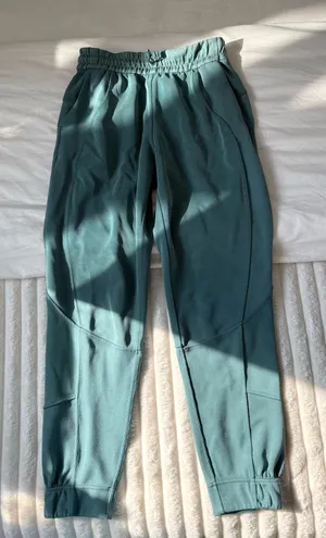 Lululemon joggers thumbnail 1