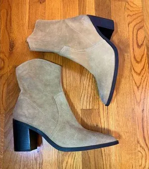 BP Surina Lea Women’s 10M Leather Suede Tan Chunky Block Heal Ankle Bootie Boots thumbnail 1