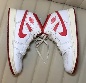 Jordan 1 Mid SE Sneakers Size 6Y Womens 7.5-8 Nike Red and White High-Top Shoes thumbnail 1