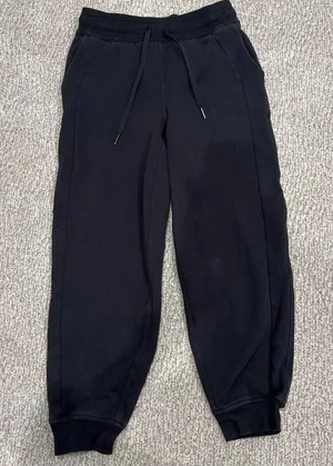 Black Lululemon Cuffed Sweatpants size 4 thumbnail 1