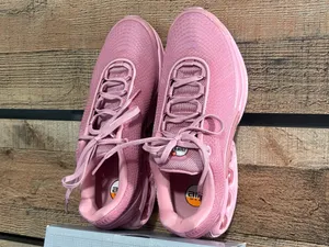 Women’s Nike DN8s size 9 thumbnail 4