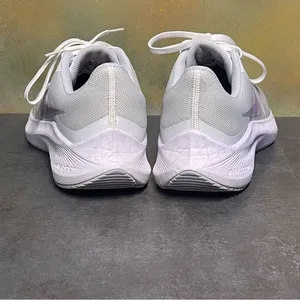 Nike Air Zoom Winflo 8 Women's Grey / White / Violet Sneakers Size 9 thumbnail 7