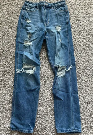 Hollister Mom Jeans High-Rise Ultra thumbnail 1