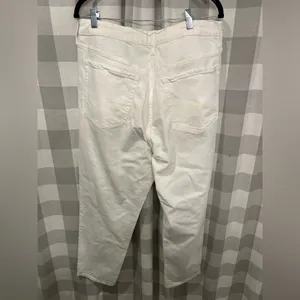 Old Navy Classic White Denim thumbnail 4