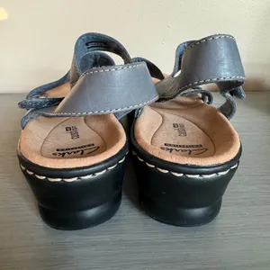 Clarks Leather Adjustable‎ Strap Soft Cushion Sandals Size Women 9.5W Artisan thumbnail 3