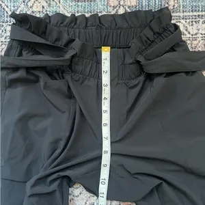 Athleta Skyline Pant II Paperbag Waist Pleated Tapered Black Belted Pants Size 2 thumbnail 15