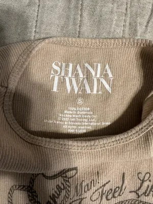 Twain Target Shania Tank thumbnail 2
