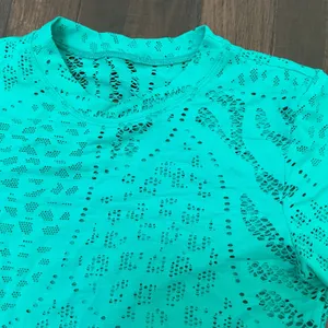 Noli Yoga Laser Cut Perforated Long Sleeve Top Turquoise Green Medium USA Made thumbnail 2