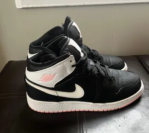 Air Jordan High Top 1 thumbnail 1