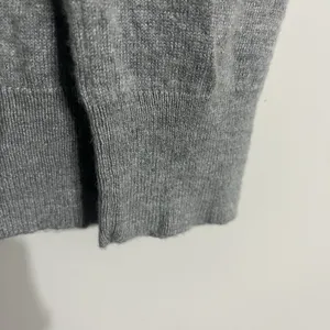 Banana Republic Women's Merino Wool Blend Gray Sweater Button Detail Size XL‎ thumbnail 2