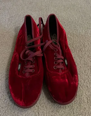 Red Size 7 thumbnail 1
