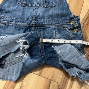 American Eagle Women’s XS/S Raw Hem Overall Jean Shorts Denim Shortails Tomgirl thumbnail 6