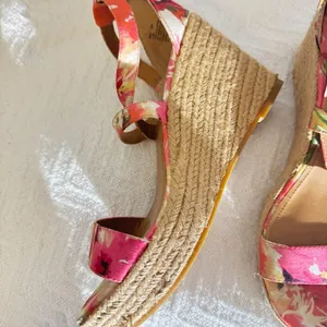 Steve Madden Wedge Sandals thumbnail 3