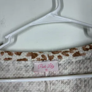 Pink Lily Leopard Waffle Knit Top Size Medium thumbnail 6