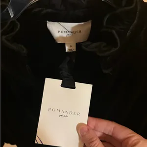 NWT Tuckernuck Pomander Place black velvet ruffle blouse thumbnail 4