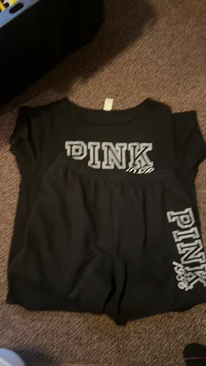 Pink two-piece it thumbnail 3