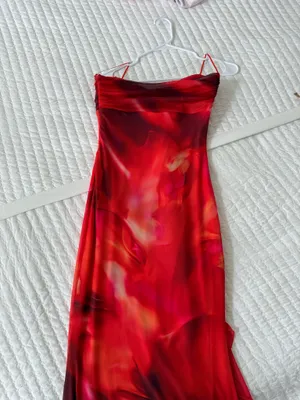 Red Dress Windsor thumbnail 5