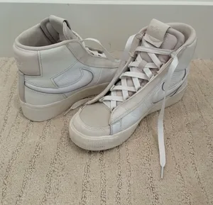 Nike Blazer Victory Mid Lace Up Leather Sneakers Summit White Light Cream DR2948 thumbnail 4