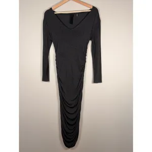 Norma Kamali Gray Ruched Long Sleeve Scoop Neck Raw hem Bodycon Midi‎ Dress XS thumbnail 2