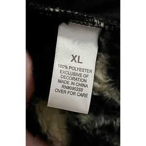 PacSun Zebra Print SzXL Cropped Sherpa Fleece Pullover – Black & Cream thumbnail 16