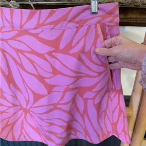 Vineyard Vines Passion Fruit Bloom Golf Performance Skort Pink Sz 10 💛🍄 thumbnail 4