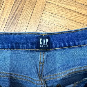 Gap Dark Wash Jean Shorts Size 28 3Inch Inseam thumbnail 3