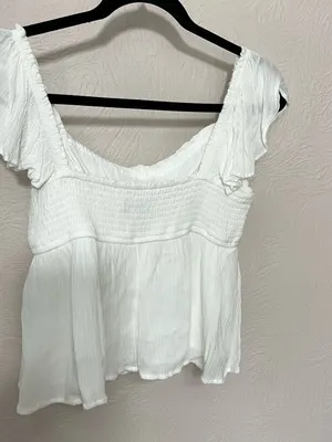 Hollister White Flutter-Sleeve Crop Top thumbnail 2