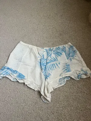 Shorts Size M thumbnail 4