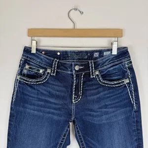 Vintage Y2K Miss Me Dark Wash Signature Cuffed Capri thumbnail 3