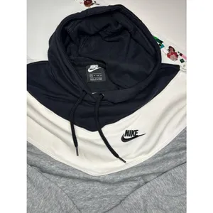 Nike Sportswear Colorblock Fleece Pullover Hoodie Gray White Black Swoosh thumbnail 2