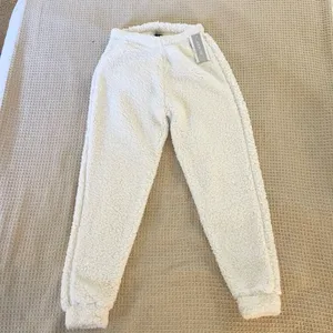 White Plush fur teddy comfy warm Lounge top pants cardigan loungewear set thumbnail 4