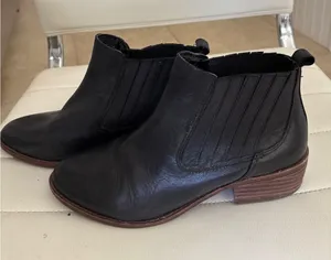 Gianni Bini Womens Black Leather Chelsea Ankle Boots Pointed Toe Block Heel thumbnail 1