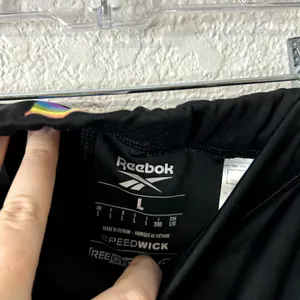 Reebok Pride Bike Shorts Womens Size Large Speedwick Pockets Rainbow Progress thumbnail 4