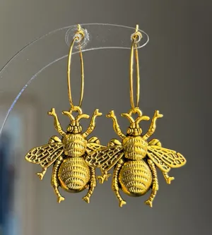 Handmade gold tone bee boho funky vintage antique style hoop earrings🐝🧡 thumbnail 1