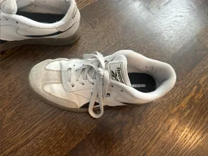 Reebok Off-White and Light Gray Low-Top Sneakers thumbnail 4