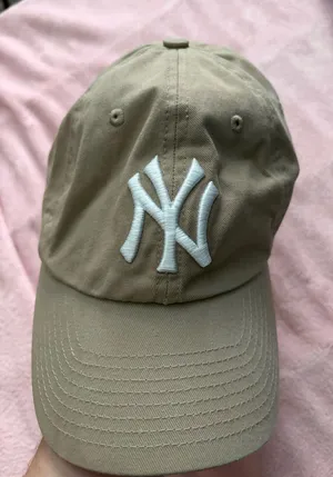 Genuine Merchandise Tan/khaki YANKEE hat thumbnail 1