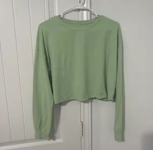Lululemon Muscle Love Long Sleeve Crop Top Size 8 thumbnail 3