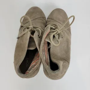 Toms Women's Shoes Size 8 Brown Suede Lace-Up Almond Toe Buck Wedges Heels thumbnail 4