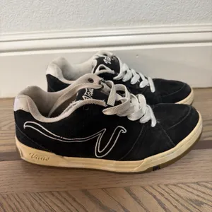 Vans Swirl Skate Shoes Black/White Suede Women's 10 Y2K Vintage thumbnail 4