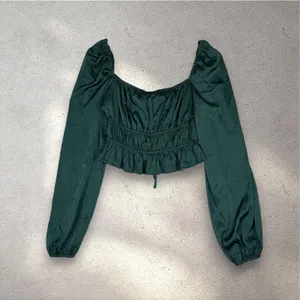 NWT Forever 21 Satin Tie Front Blouse Women's S Green Fairy Princess Cottagecore thumbnail 3