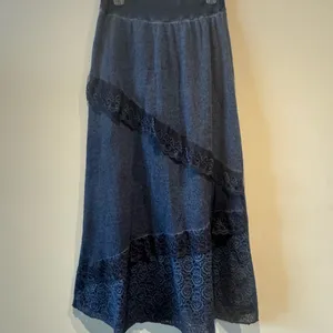 Gorgeous wool blend tiered maxi skirt with floral lace accents size medium thumbnail 2