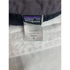 Patagonia Women’s Shorts Blackberry Size 6 thumbnail 4